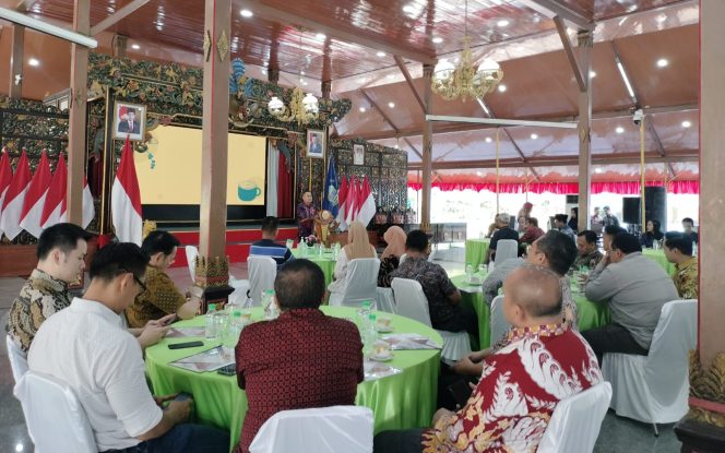 
Hendak Rayakan HUT RI ke 78 dengan Berbagai Event, Pemkab Bangkalan Kirim Proposal ke Ratusan Pengusaha