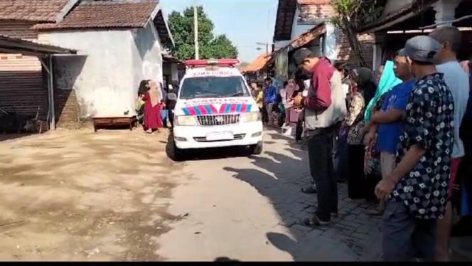 
Enam Orang Warga Balongbendo Sidoarjo Tewas Ditabrak Kereta Api