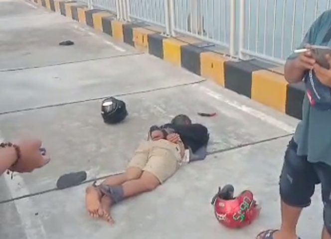 
Beredar Vidio Seorang Pria Dengan Kaki dan Tangan Terikat di Jembatan Suramadu