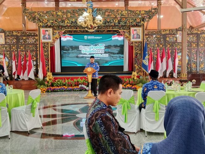 
Pamit Purna Tugas, Plt Bupati Bangkalan Sampaikan Permohonan  Maaf Kepada Masyarakat