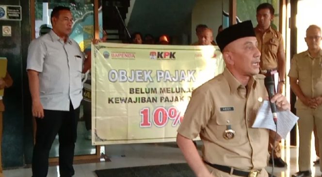 
Buntut Kongkalikong Pajak, Ketua PA GMNI Bangkalan Minta Pj Bupati Buka Semua Nomor Hp Pejabat Publik