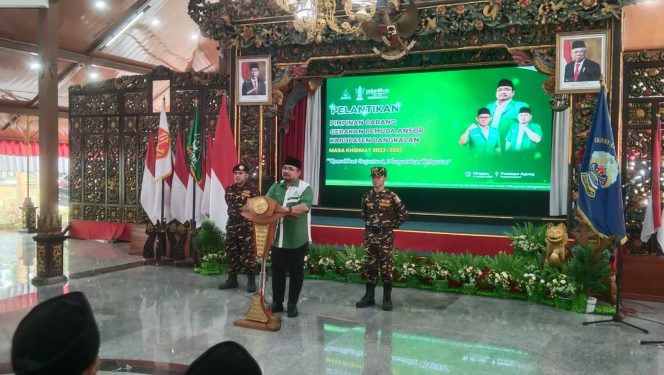 
Terkait Baner Penolakan Kunjungan Menteri Agama di Bangkalan, Begini Tanggapan Gus Yaqut