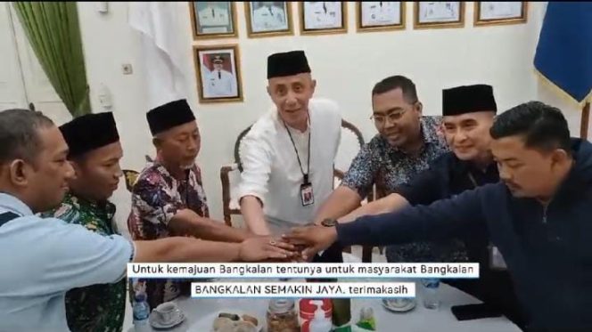 
Setelah Dipasang Baner dan Diancam Ditutup, Pengusaha Rumah Makan Tak Taat Pajak Bertemu Pj Bupati