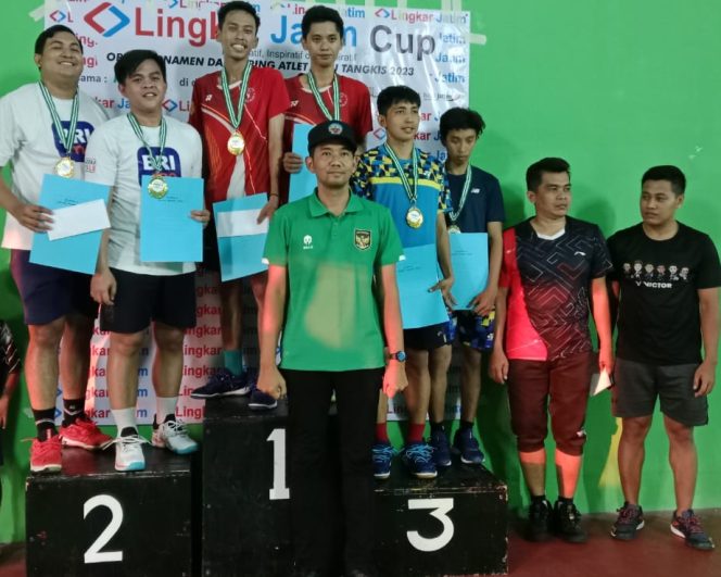 
Berikut Nama Atlet Bulu Tangkis yang Berhasil Meraih Juara Lingkar Jatim Cup 2023