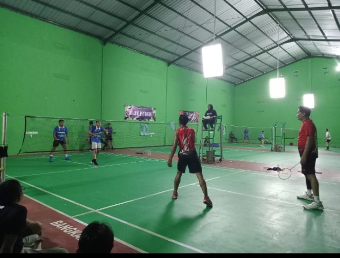 
Menyisakan 16 Pasang Atlet Kategori Ganda Dewasa Putra Open Turnamen Lingkar Jatim Cup, Berikut Rinciannya