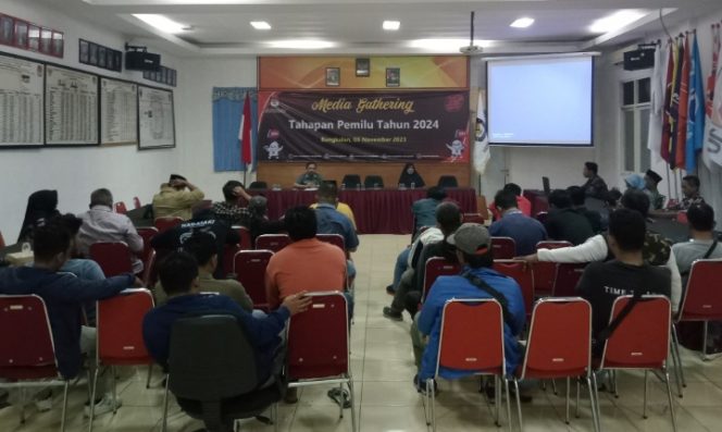 
KPU Bangkalan Umumkan DCT Anggota DPRD Tahun 2024