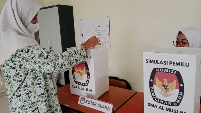 
Tahun Politik, SMA Al Muslim Adakan Simulasi Pemilu untuk Edukasi Siswa