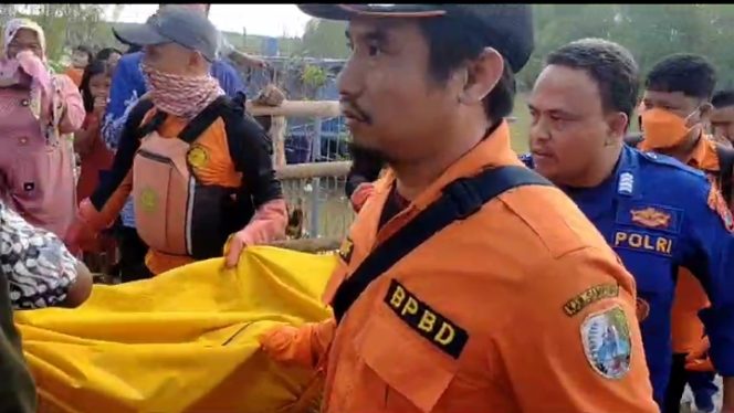 
Mayat Tanpa Identitas Ditemukan Mengapung di Perairan Mandangin Sampang