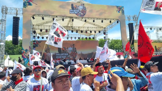 
Puluhan Ribu Kader Banteng se-Jatim Hadiri Kampanye Ganjar di GOR Sidoarjo