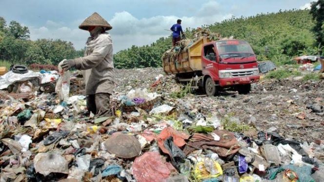 
Pembuangan Sampah di Arosbaya Mulai Dikeluhkan Warga, Ini Kata Kadis DLH Bangkalan