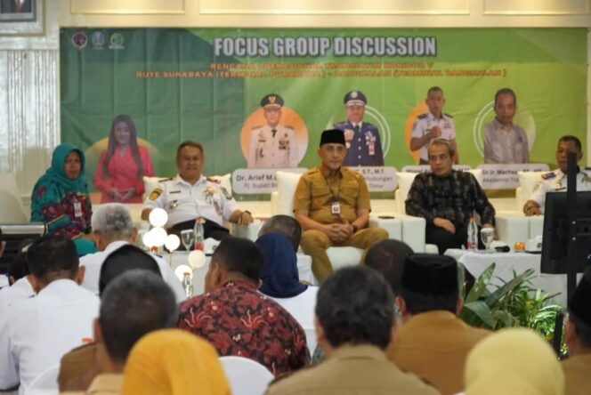 
Pemkab Bangkalan Sambut Baik Rencana Pemprov Jatim Launching Trans Jatim Koridor 5 Bangkalan Surabaya