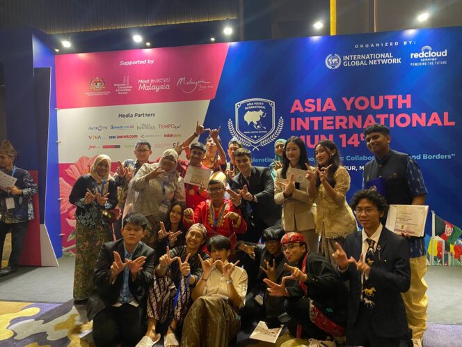 
Dua Siswa SMA Al Muslim Jadi Delegasi di Asian Youth International Model of United Nations Kuala Lumpur