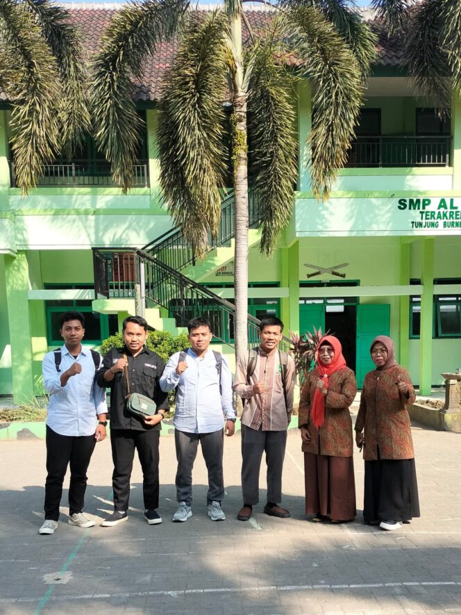 
Koordinasi Pelatihan Pembuatan Bahan Ajar Digital Interaktif di SMPS Al-hikam Bangkalan