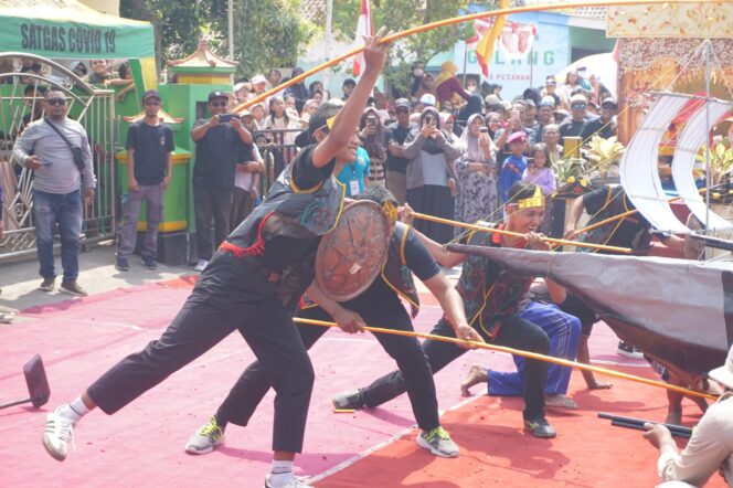 
Plt. Bupati Sidoarjo Menekankan untuk Memajukan Desa Melalui Literasi