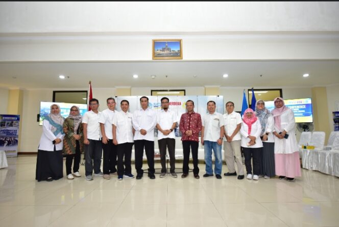 
Kado Istimewa Akreditasi Unggul, Rektor UTM Ingin Mengangkat Derajat Masyarakat Madura Ditingkat Nasional dan Global